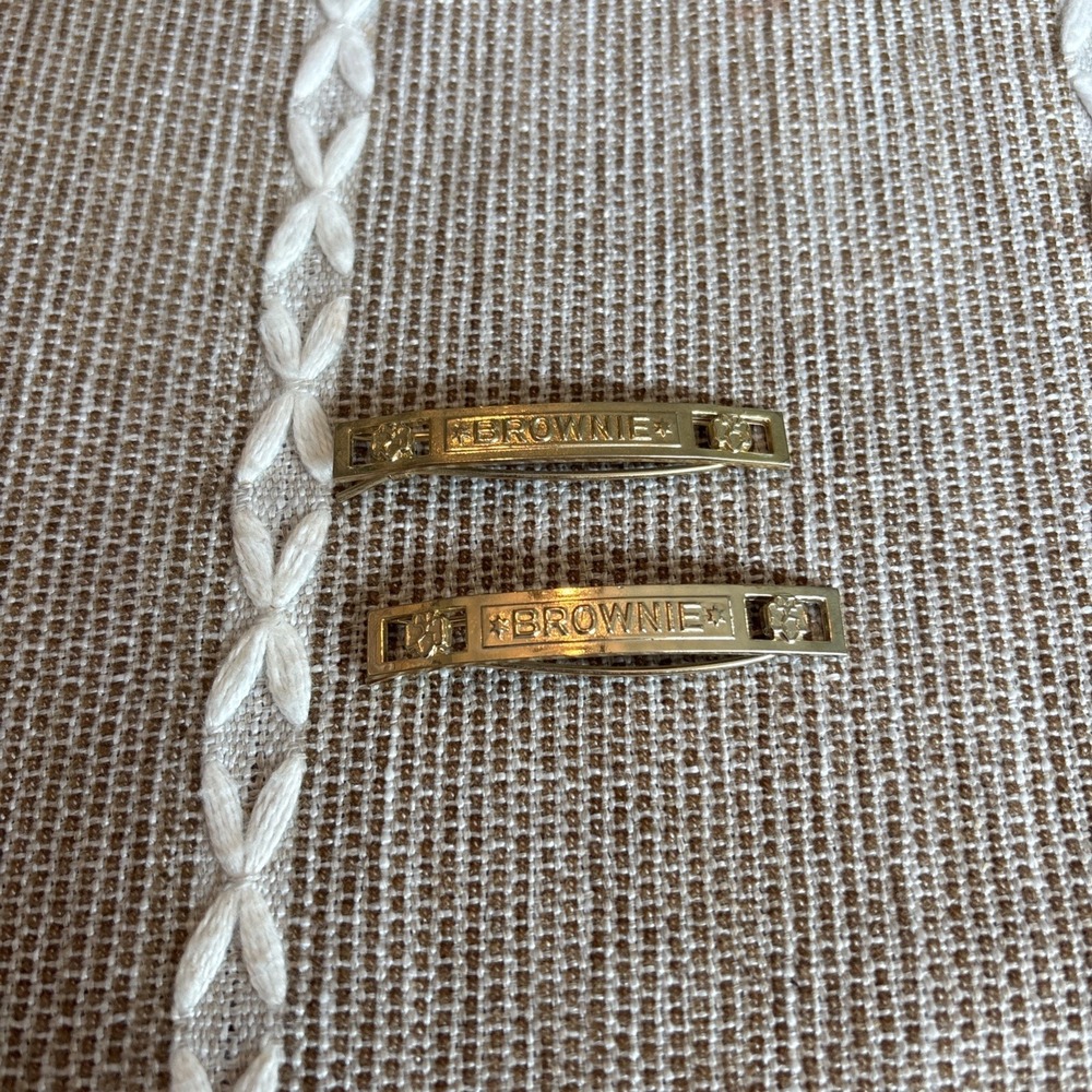 VTG Brownie Pair of Gold Tone Metal Hair Barrettes Girl Scouts 1950's 1960's